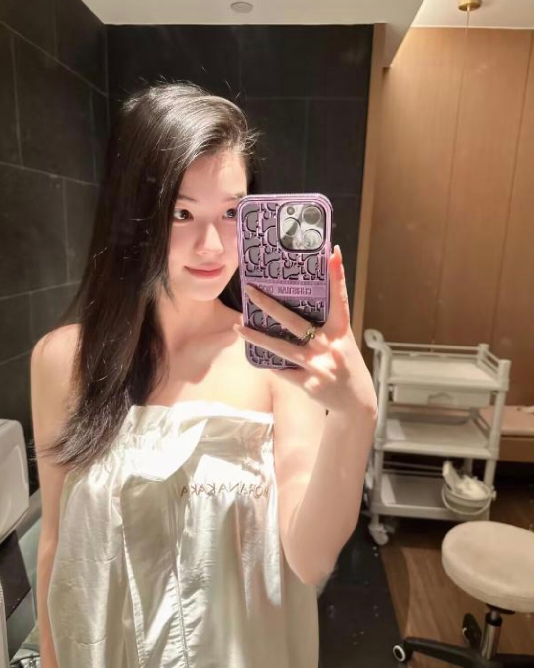 新建区丰满性感少妇